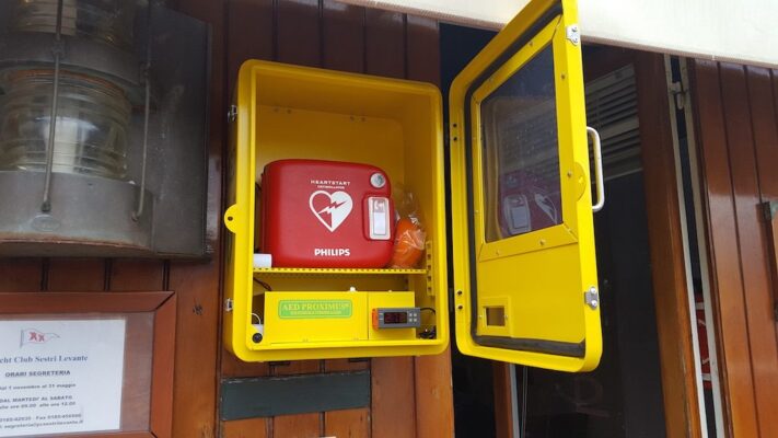 defibrillatore porto sestri