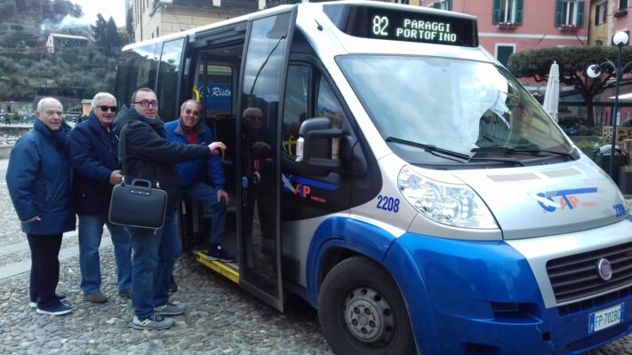 Autobus pieni sulla tratta Santa Margherita-Portofino, ma per la passerella c’è l’ordinanza
