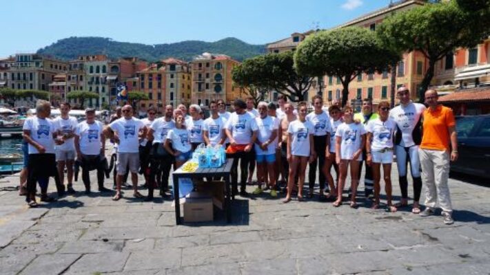 Volontari ripuliscono i fondali di Santa Margherita