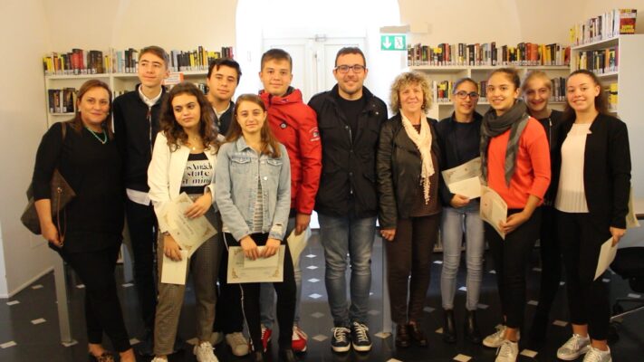 Dieci alunni del Comprensivo di Casarza hanno ricevuto un riconoscimento dal Comune