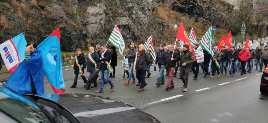 Sciopero e manifestazione a Casarza Ligure