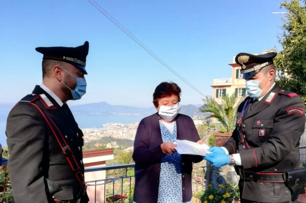 La pensione portata a casa dai carabinieri La pensione portata a casa dai carabinieri