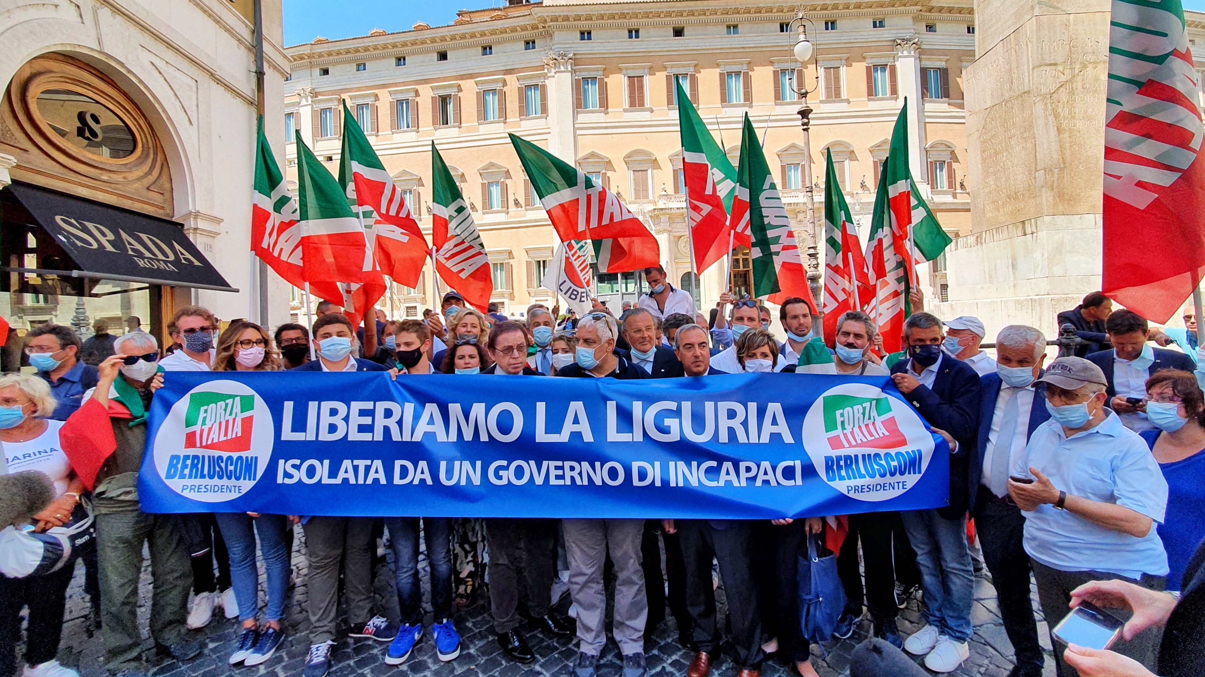 Manifestazione di Forza Italia contro Autostrade ieri a Roma