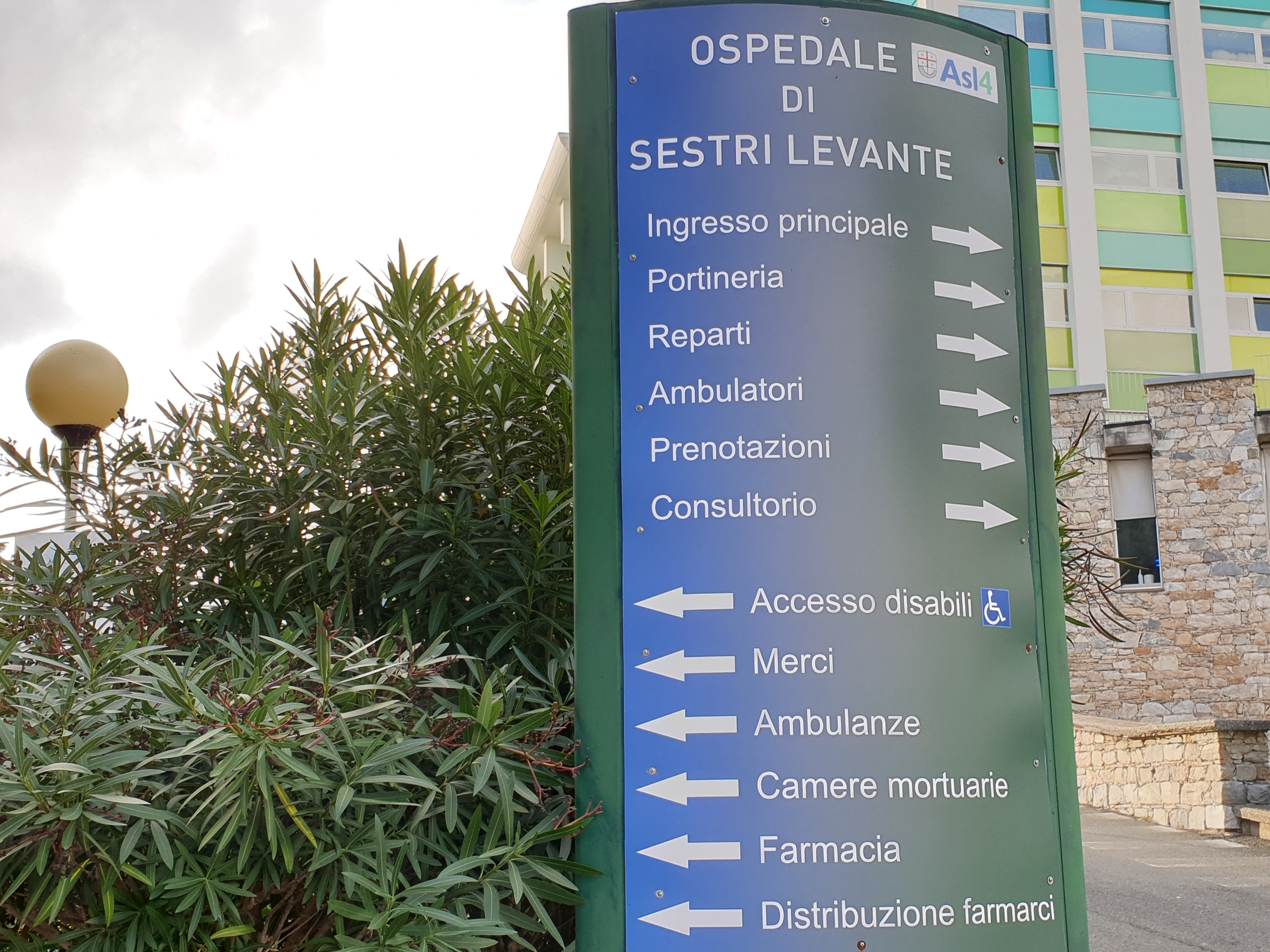 All’ospedale di Sestri Levante sospesi diversi servizi in presenza