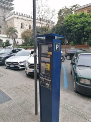 colonnina parcheggio