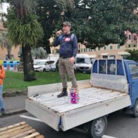 andrea carannante protesta contro il tunnel della fontanabuona