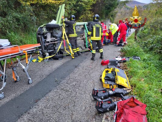 incidente mezzanego vigili fuoco chiavari incidente mezzanego vigili fuoco chiavari