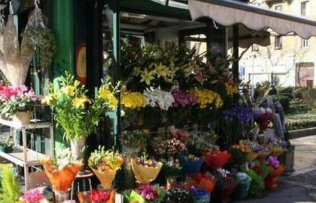 chiosco rivendita fiori mercato giornaliero recco