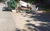 abbandono rifiuti ingombranti a castagnola san colombano (foto Solari)