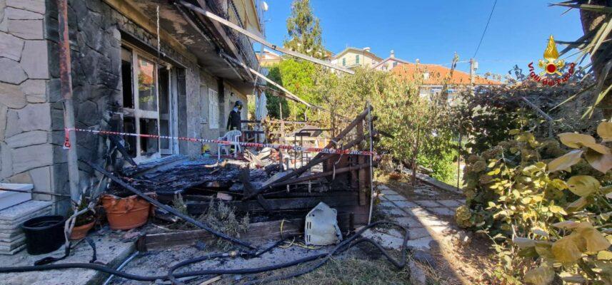 vigili fuoco casarza per scoppio bombola gas