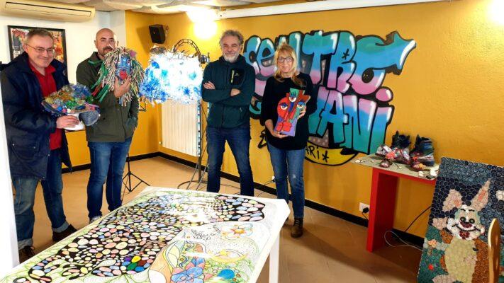 Mostra Eravamo rifiuti al Centro Giovani Chiavari 02 mostra