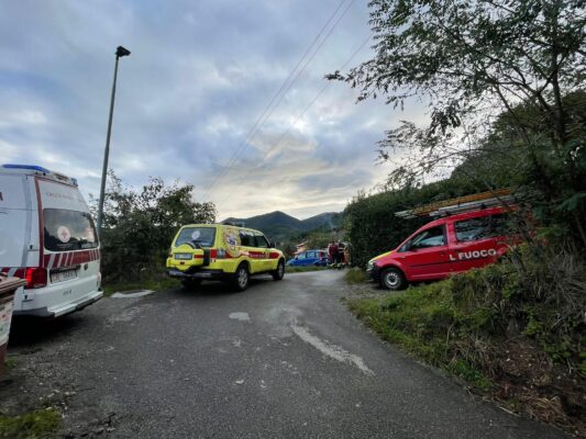 croe rossa gattorna vigili fuoco soccorso alpino a lumarzo croe rossa gattorna vigili fuoco soccorso alpino a lumarzo