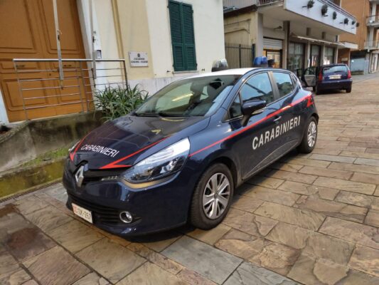 auto carabinieri caserma lavagna carabinieri