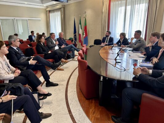 incontro regione treni
