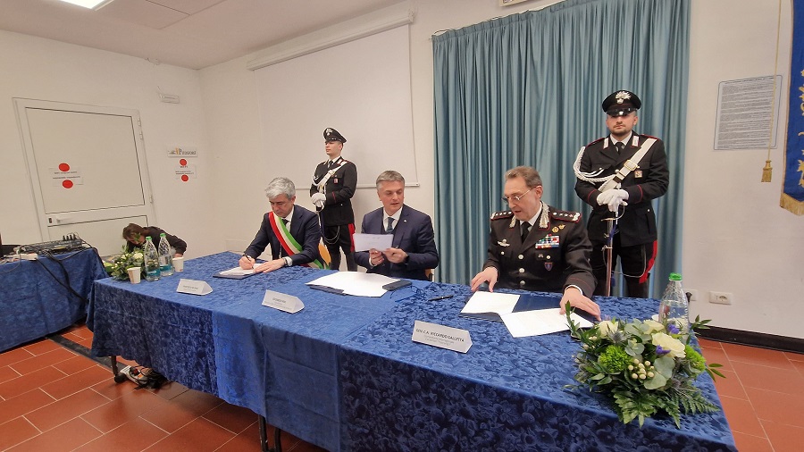 06 firma caserma carabinieri